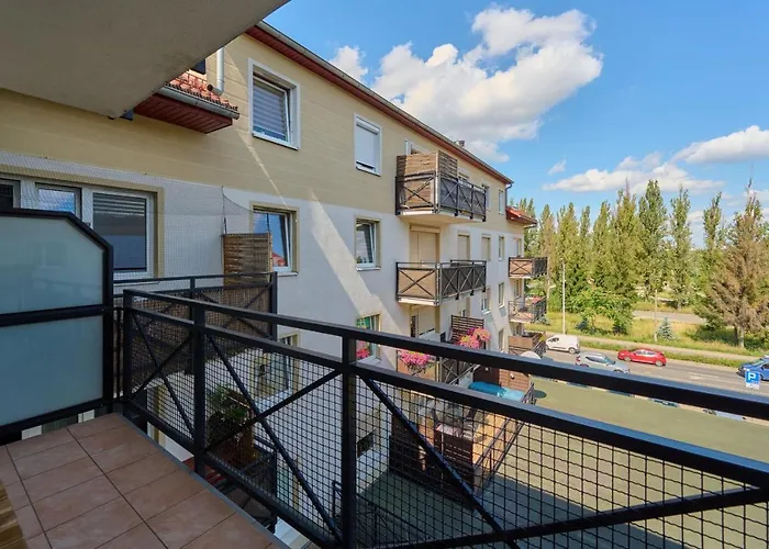 Peaceful Wroclaw Apartment For 4 Guests With Balcony By Noclegi Renters